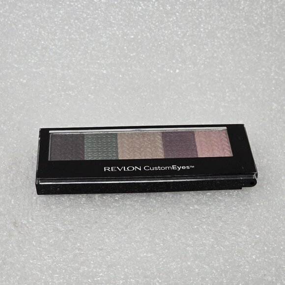 Revlon Custom Eyes 030 Rich Temptations Eyeshadow & Liner Palette - Picture 2 of 3